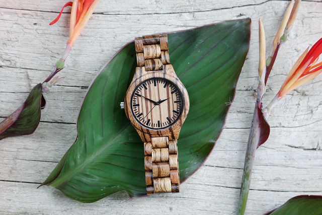 dřevěné hodinky.jpg